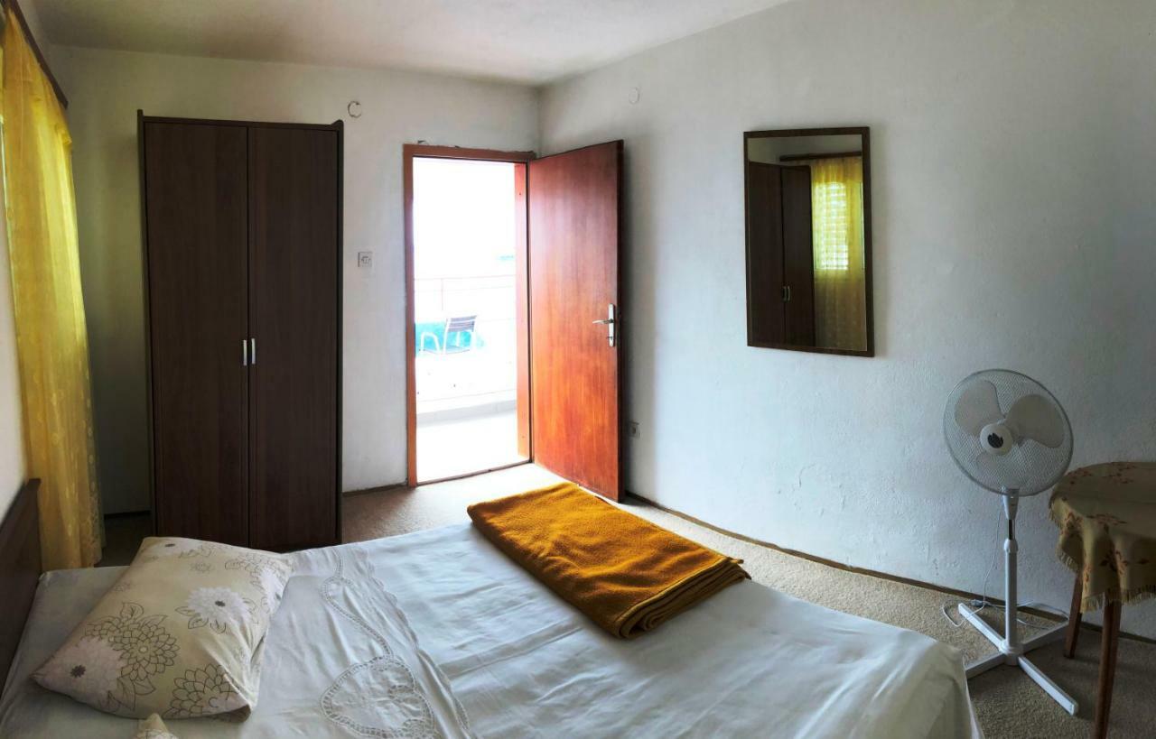 Apartmani Zorka Подстрана Екстер'єр фото